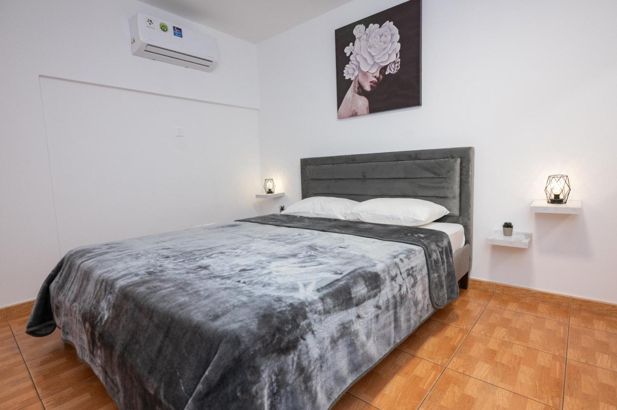 Napa Centrale Suites 圣纳帕 外观 照片