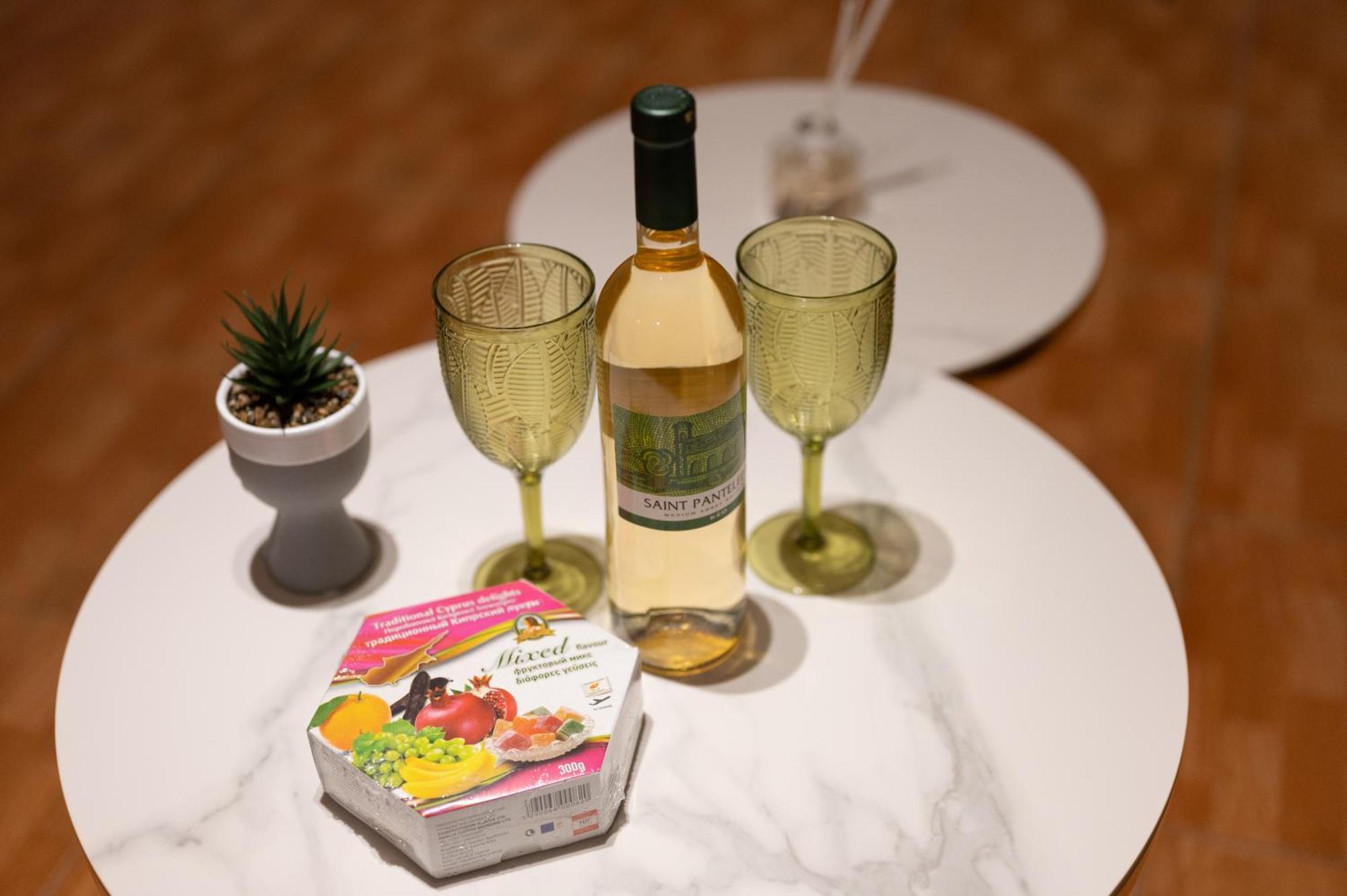 Napa Centrale Suites 圣纳帕 外观 照片